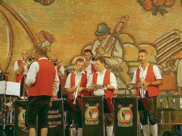 A`Burg Volksfest 2007 005.jpg